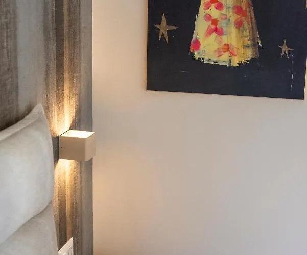 Guest house Design 18 Charming 4*