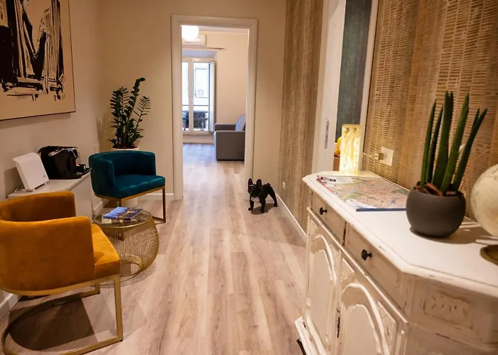 Design 18 Charming Guest house Rome