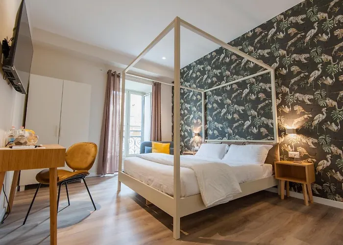 Guest house Design 18 Charming 4*